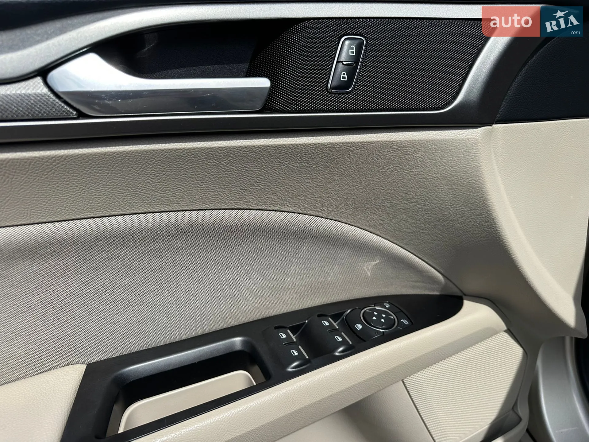 2016 Ford Fusion - мініатюра 16