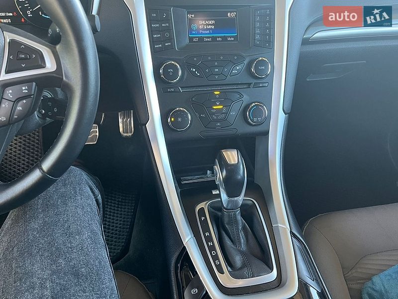 Седан Ford Fusion 2015 в Мукачево
