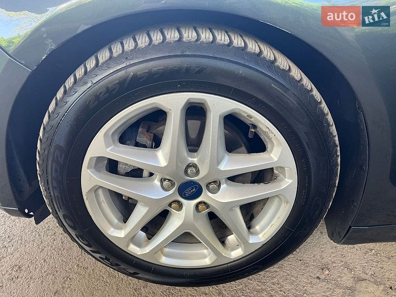 Седан Ford Fusion 2015 в Мукачево