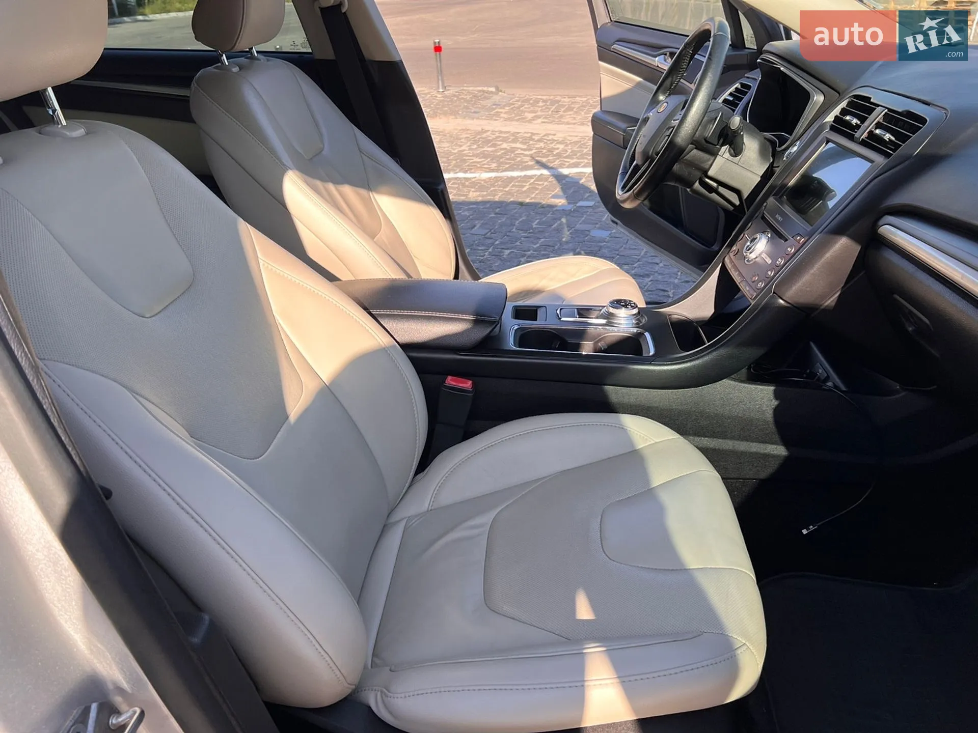 2016 Ford Fusion - мініатюра 25