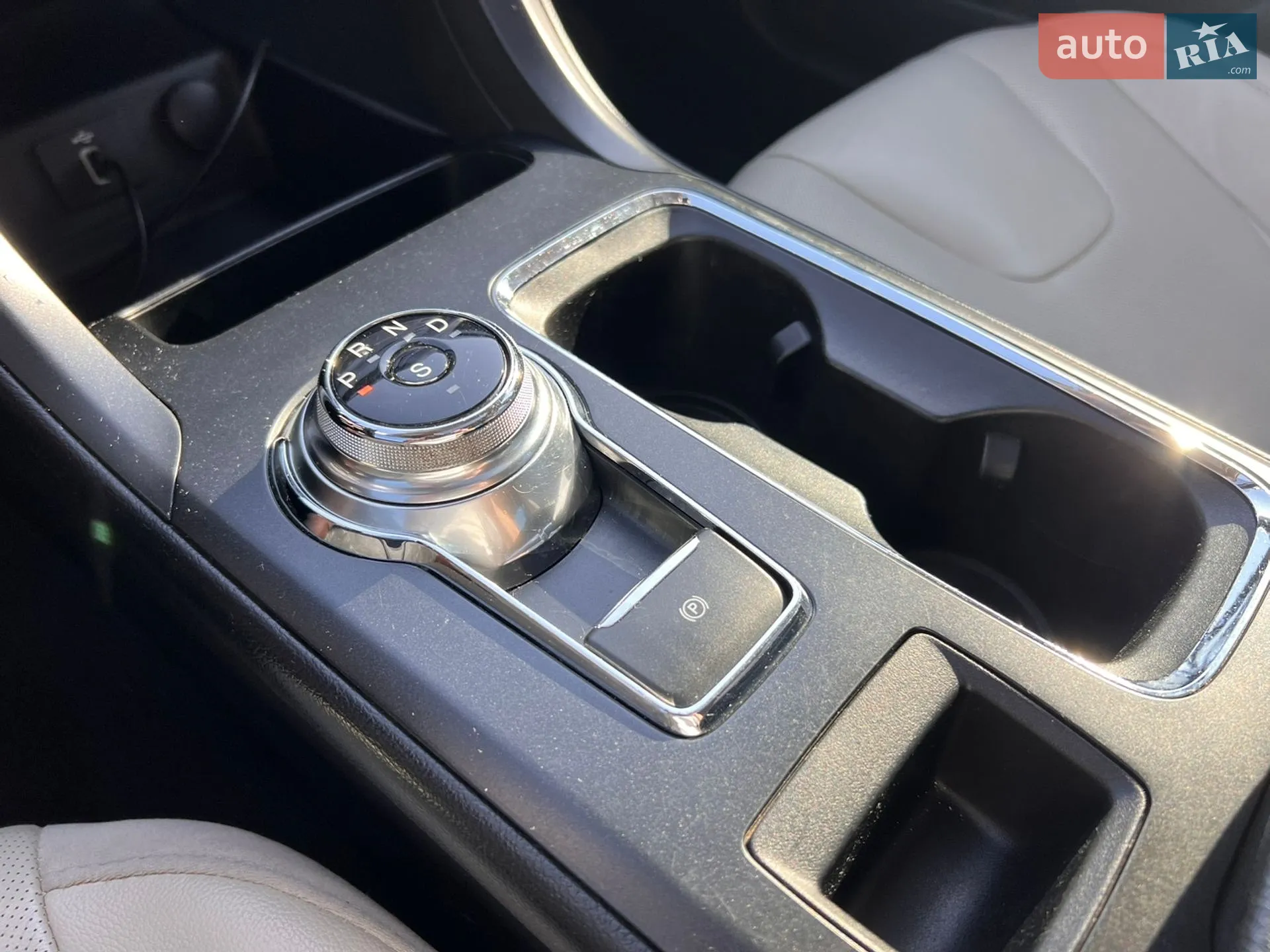 2016 Ford Fusion - мініатюра 31