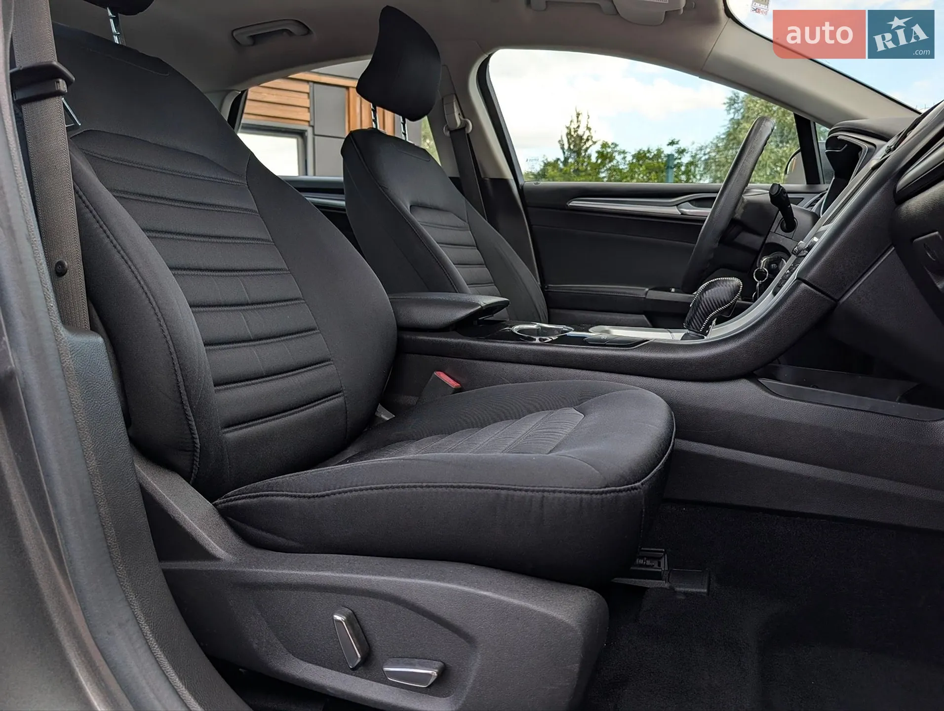 2016 Ford Fusion - мініатюра 36