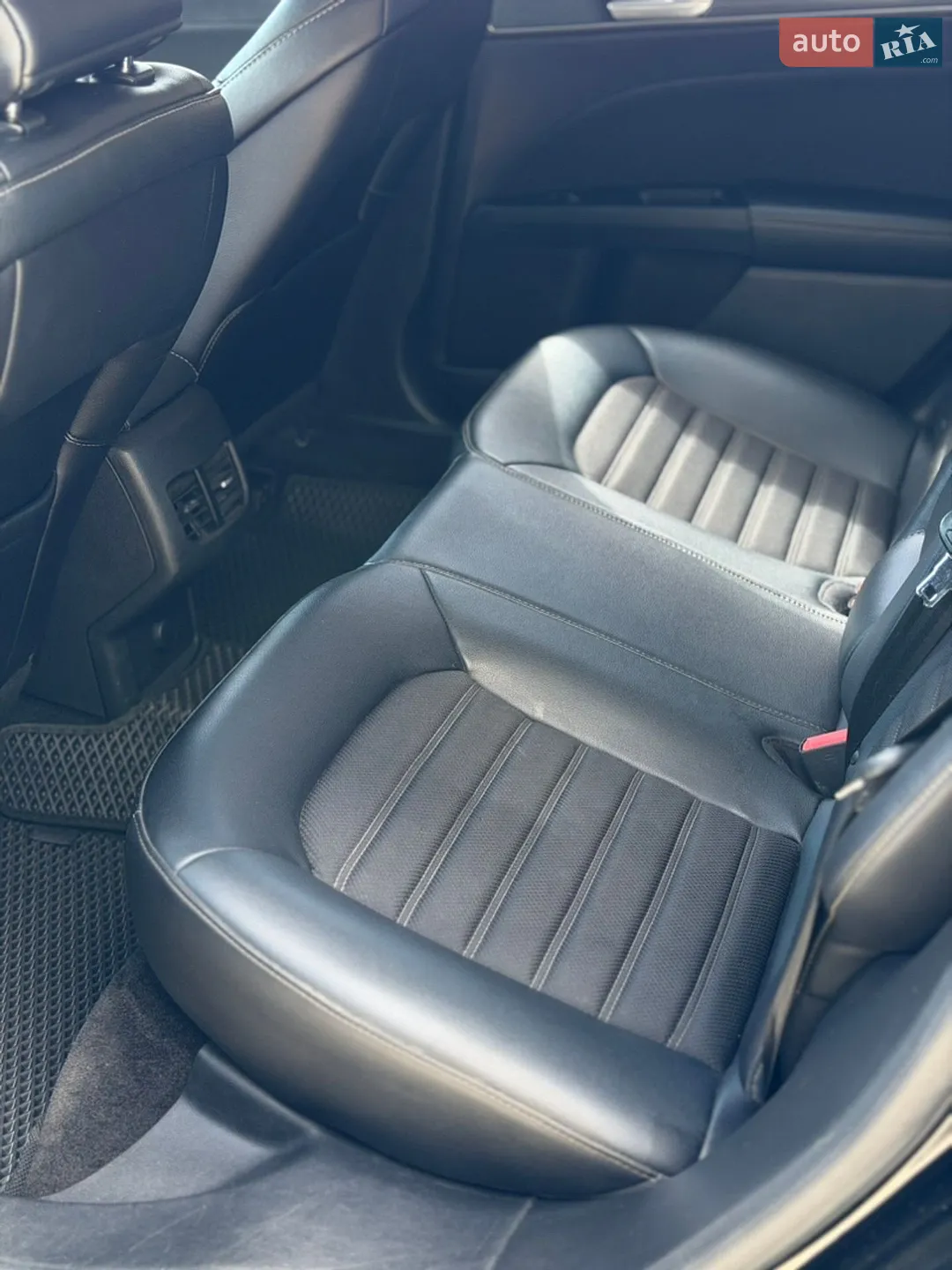 2017 Ford Fusion - мініатюра 23