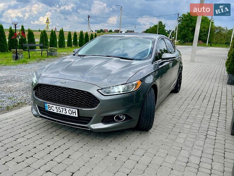 Седан Ford Fusion 2013 в Львові