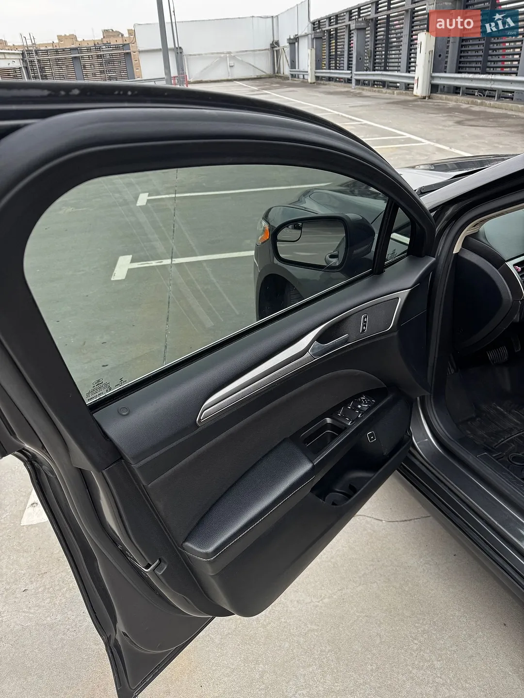 2016 Ford Fusion - мініатюра 21