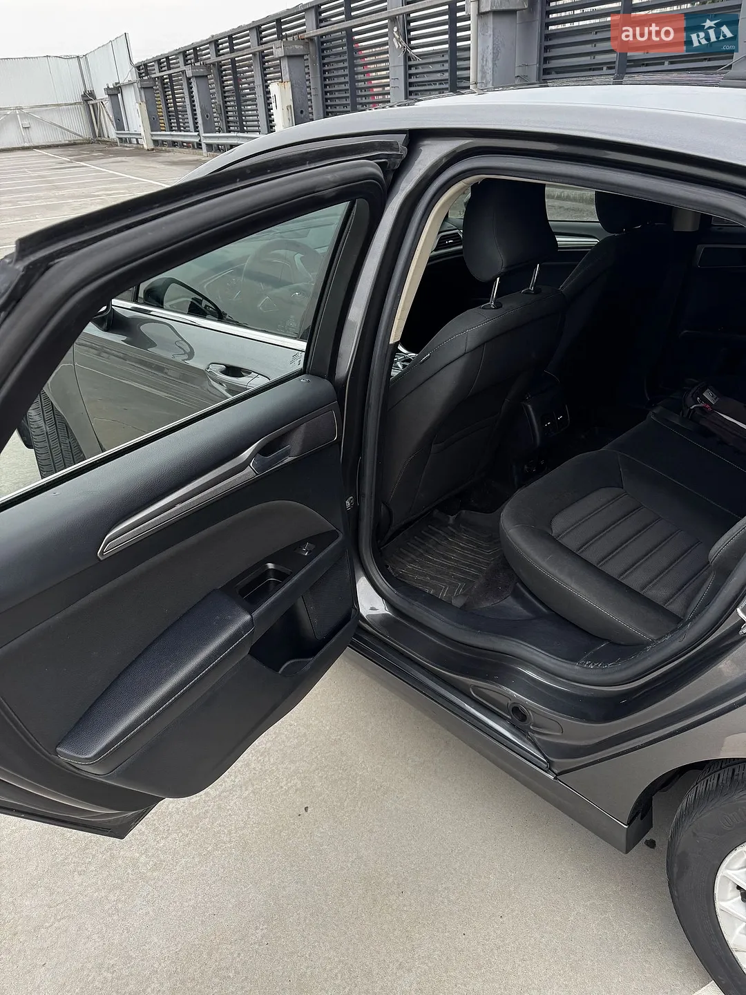 2016 Ford Fusion - мініатюра 23
