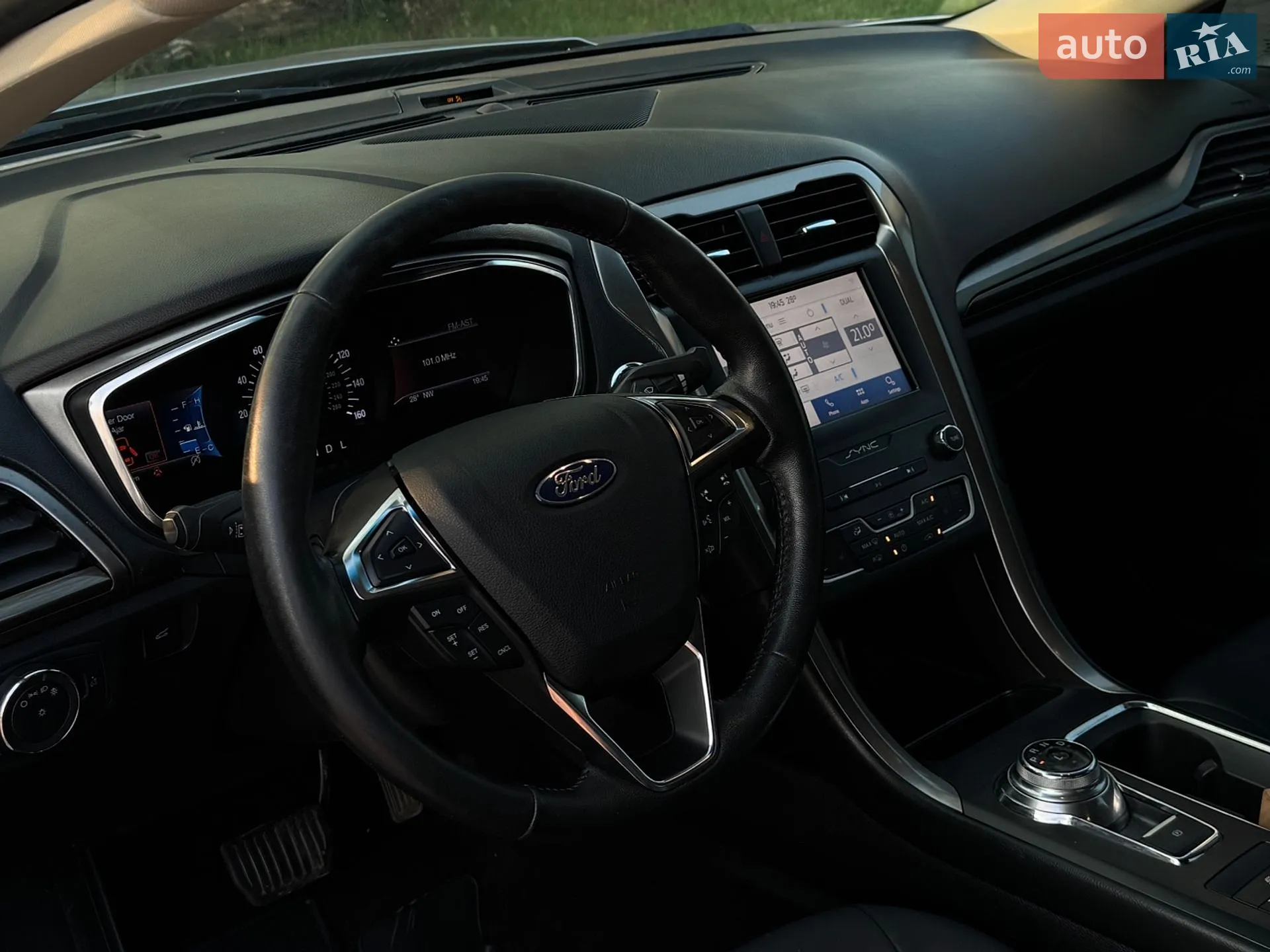 2020 Ford Fusion - мініатюра 26