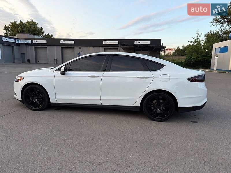 Седан Ford Fusion 2014 в Черкасах