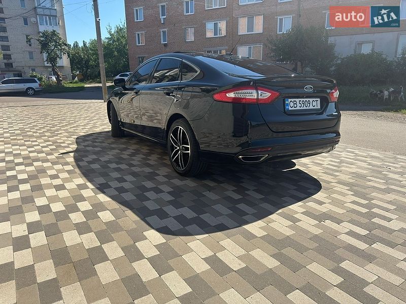 Седан Ford Fusion 2014 в Варве