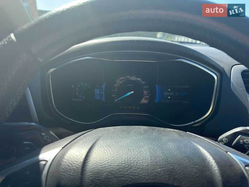Седан Ford Fusion 2014 в Варве