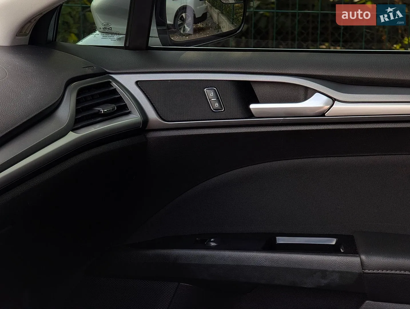 2016 Ford Fusion - мініатюра 33