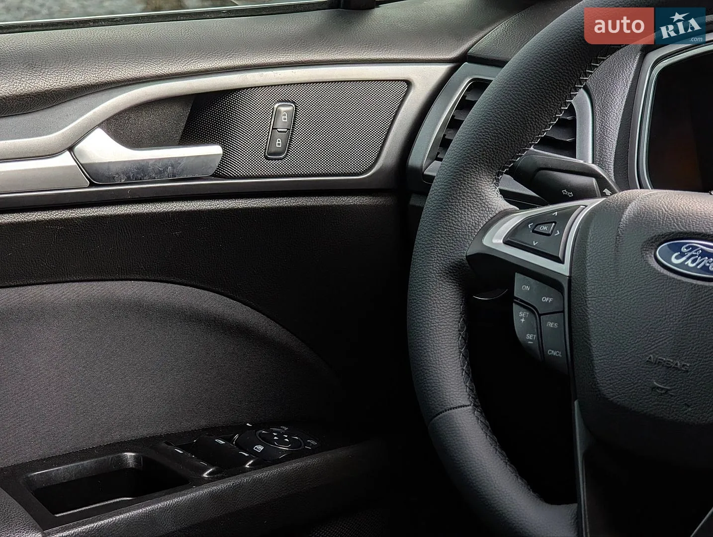 2016 Ford Fusion - мініатюра 34