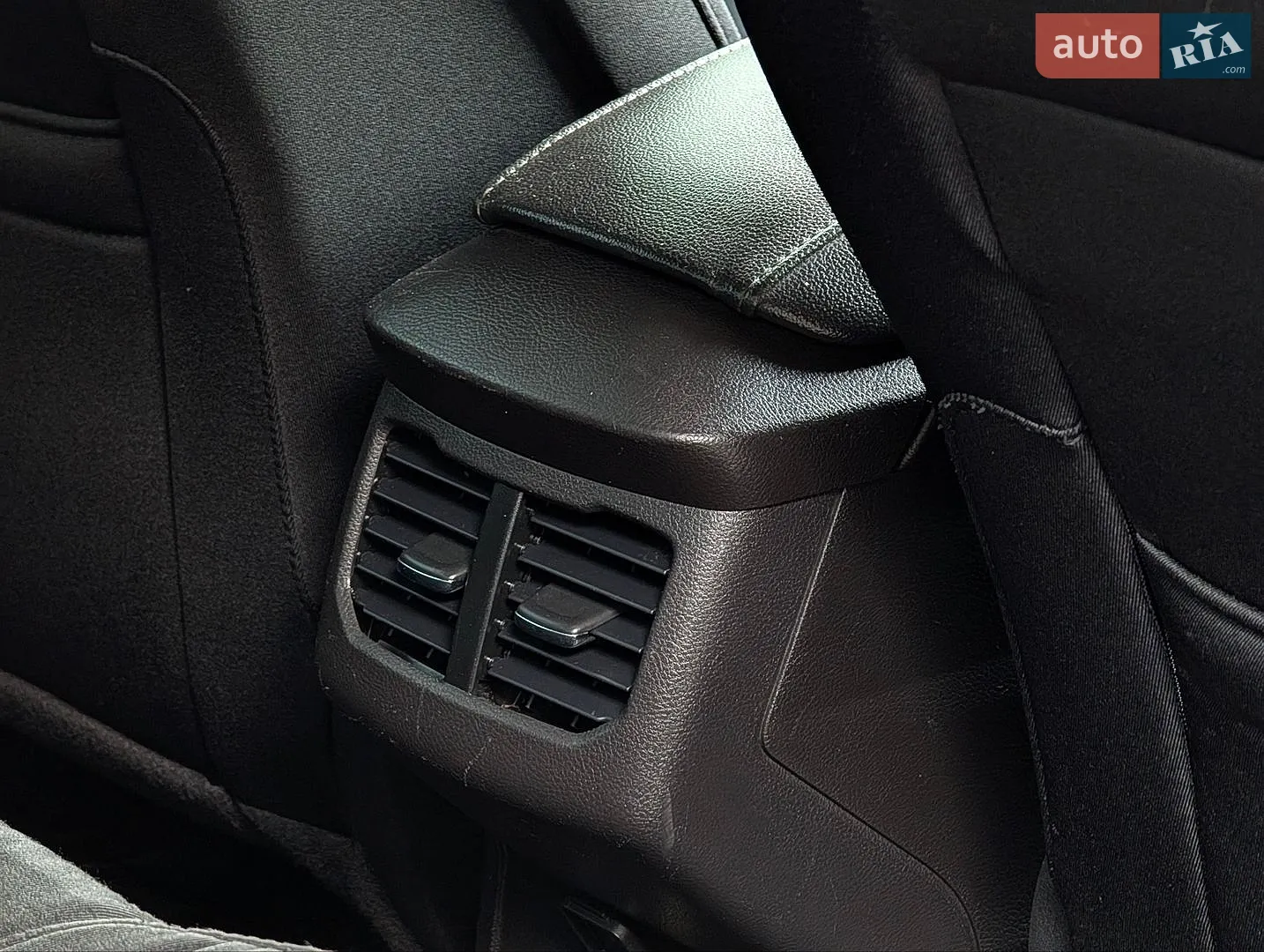 2016 Ford Fusion - мініатюра 36