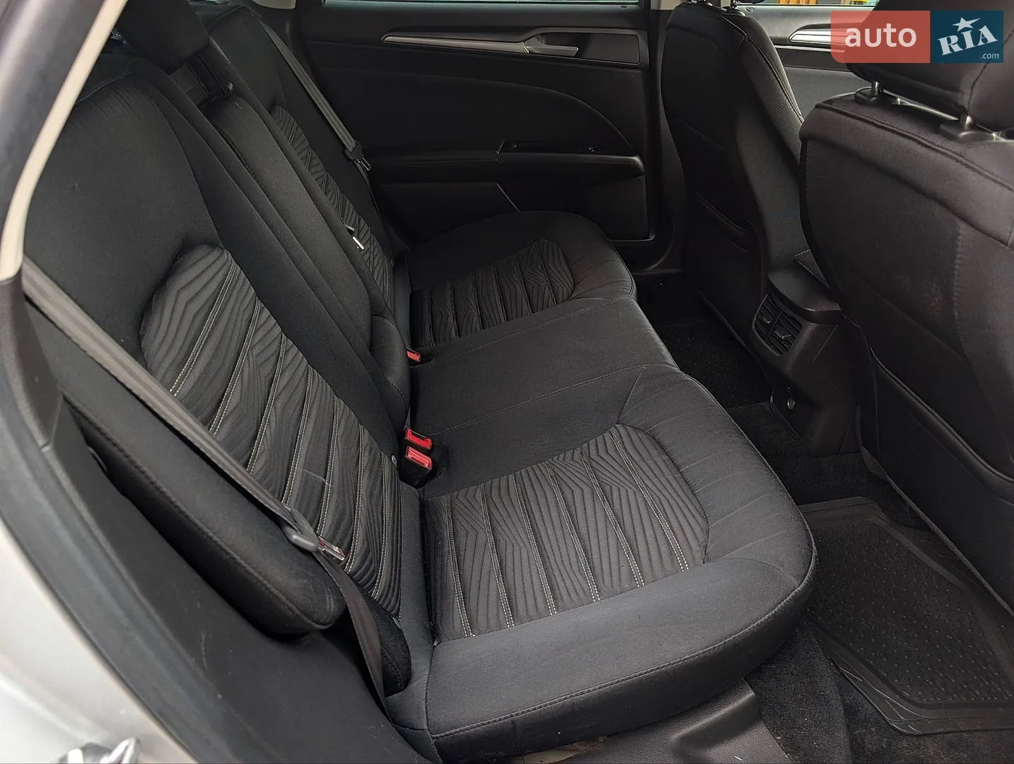2016 Ford Fusion - мініатюра 38