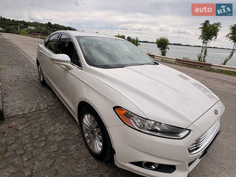 Седан Ford Fusion 2012 в Ржищеві