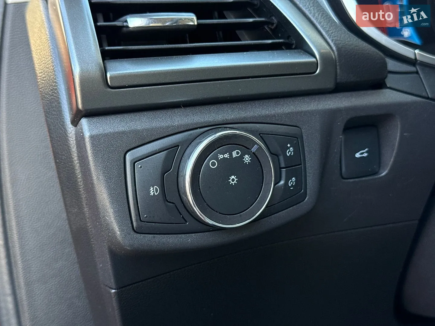 2013 Ford Fusion - мініатюра 32