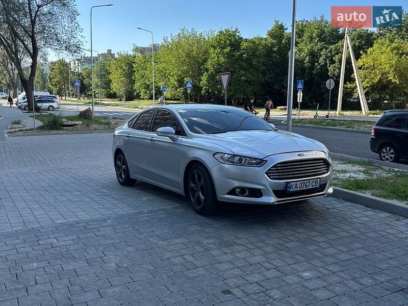 Седан Ford Fusion 2015 в Івано-Франківську