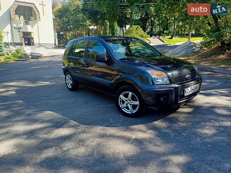 Хетчбек Ford Fusion 2010 в Києві