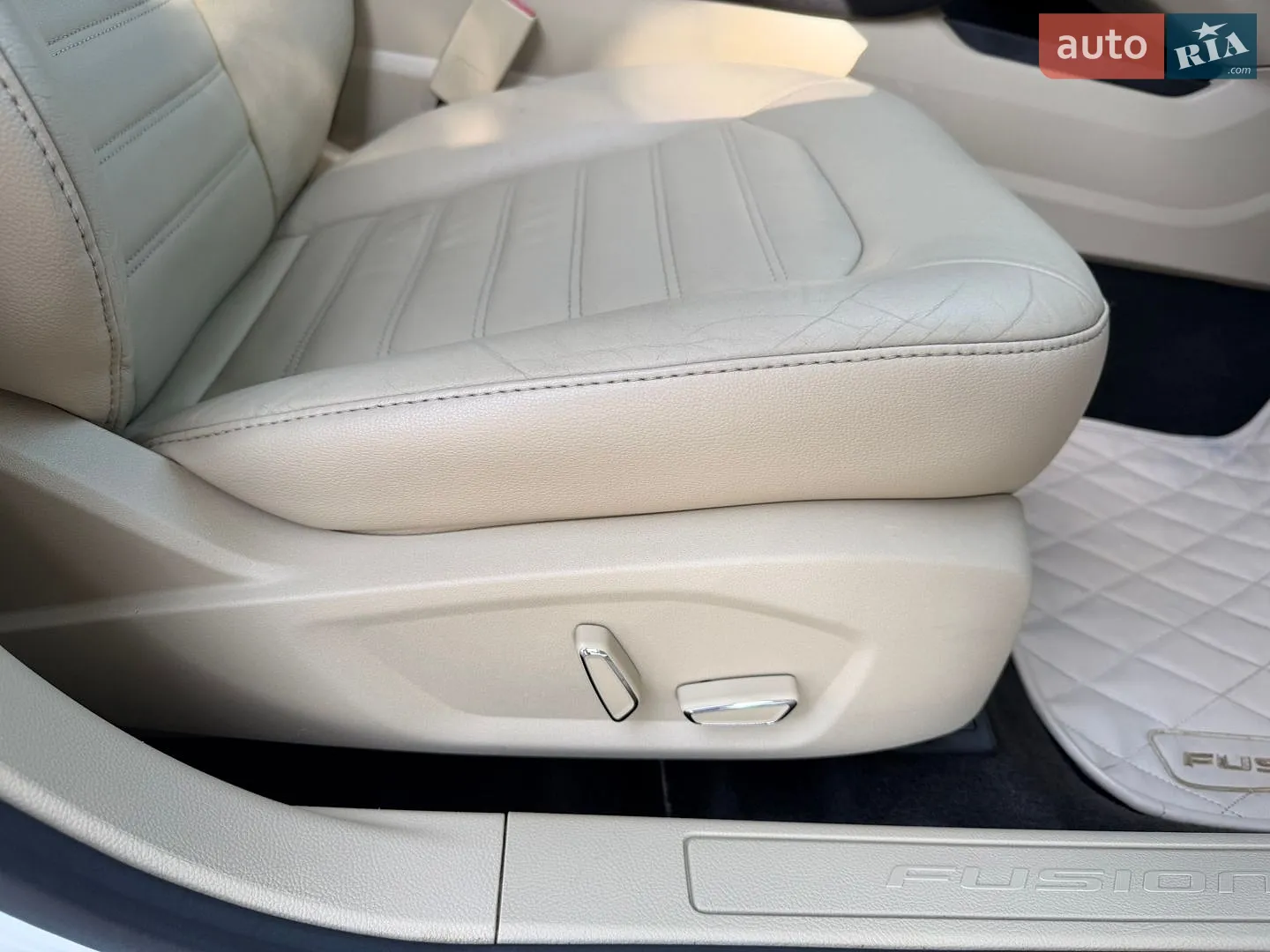 2016 Ford Fusion - мініатюра 29