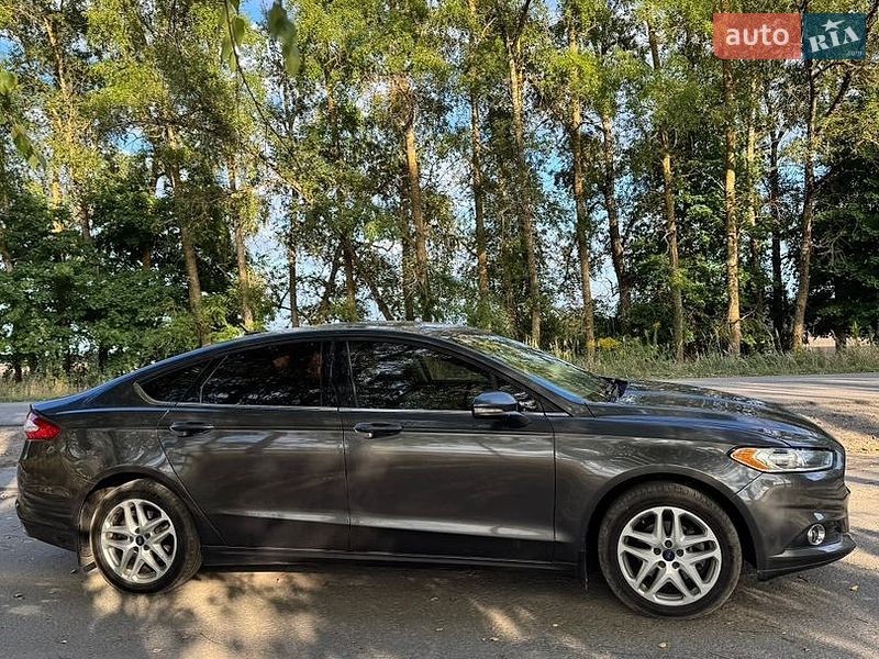 Седан Ford Fusion 2015 в Шостці
