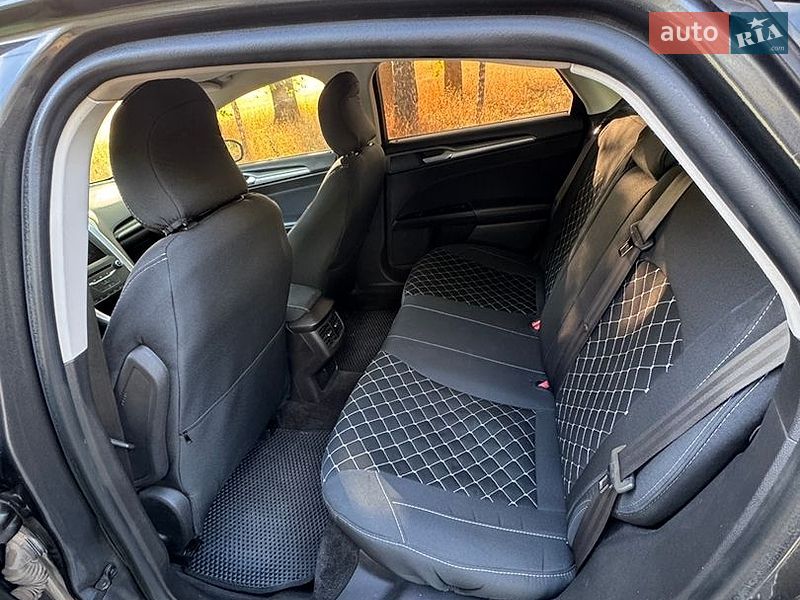 Седан Ford Fusion 2015 в Шостці