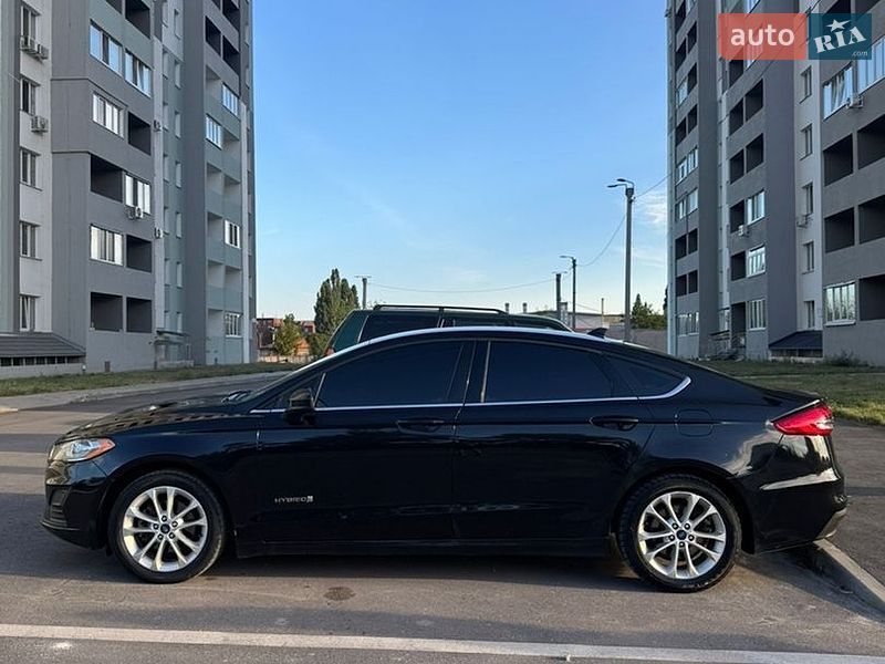 Седан Ford Fusion 2019 в Харкові