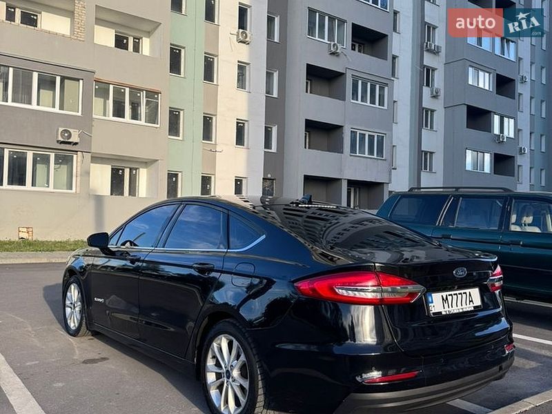Седан Ford Fusion 2019 в Харкові