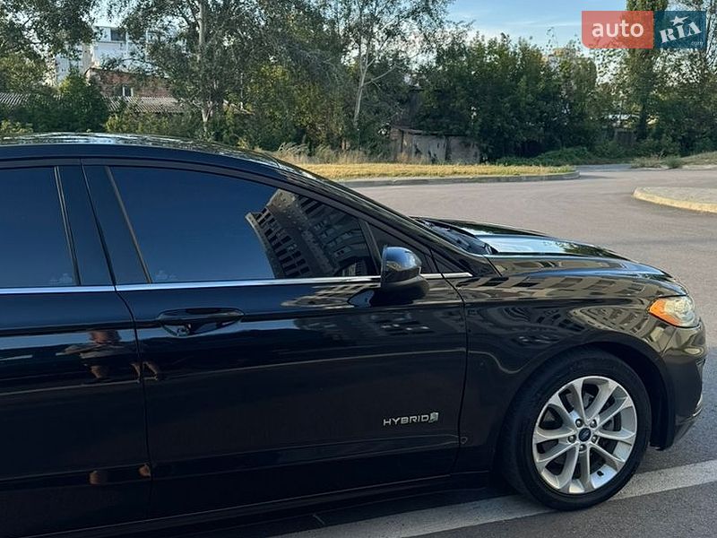 Седан Ford Fusion 2019 в Харкові