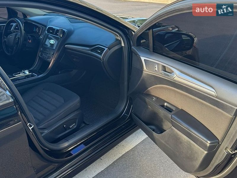 Седан Ford Fusion 2019 в Харкові