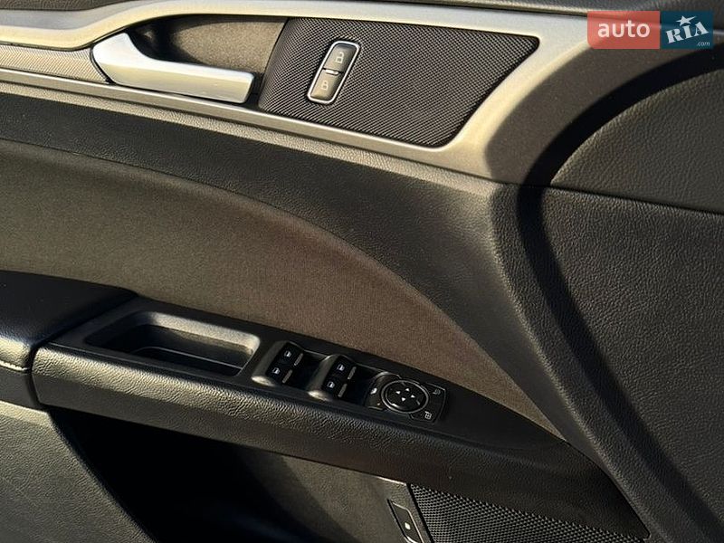 Седан Ford Fusion 2019 в Харкові