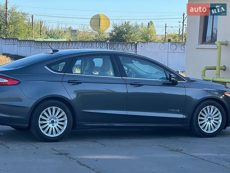 Седан Ford Fusion 2015 в Днепре