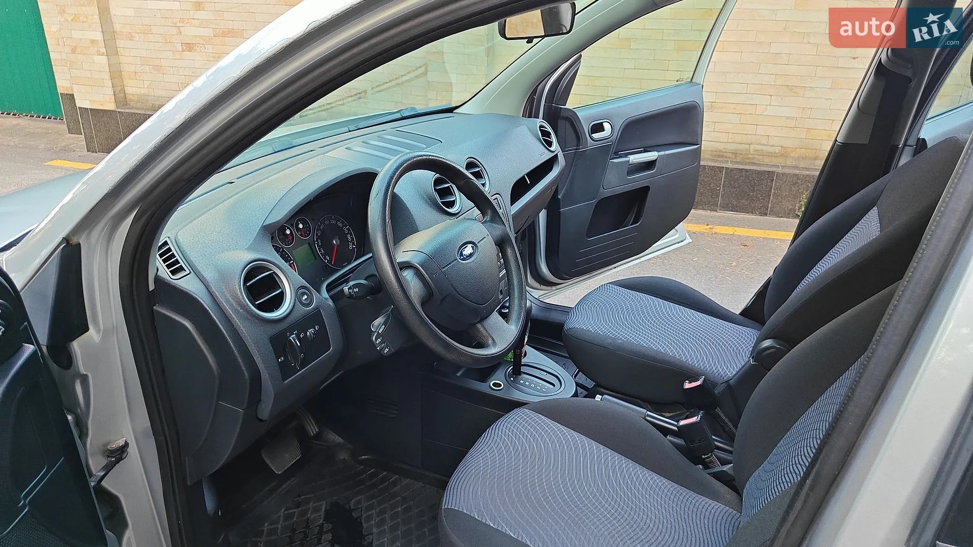 2010 Ford Fusion - мініатюра 16
