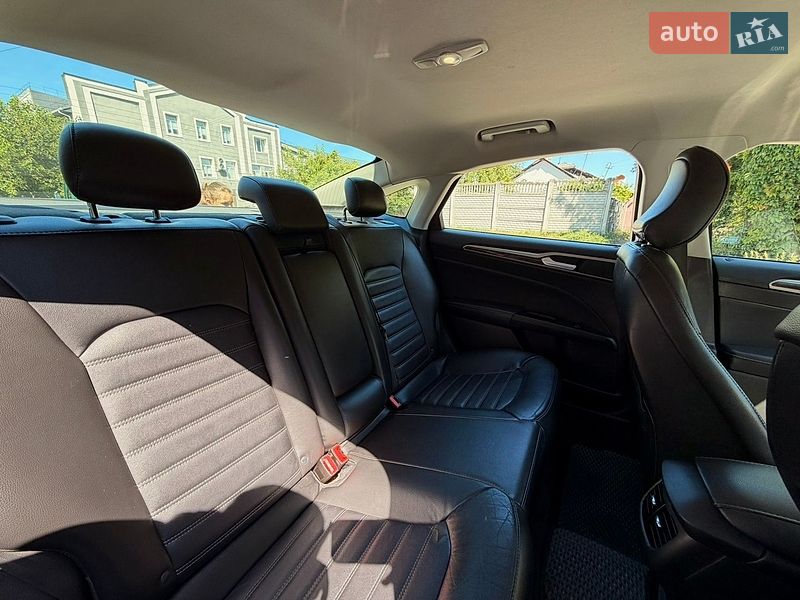 Седан Ford Fusion 2015 в Сквире