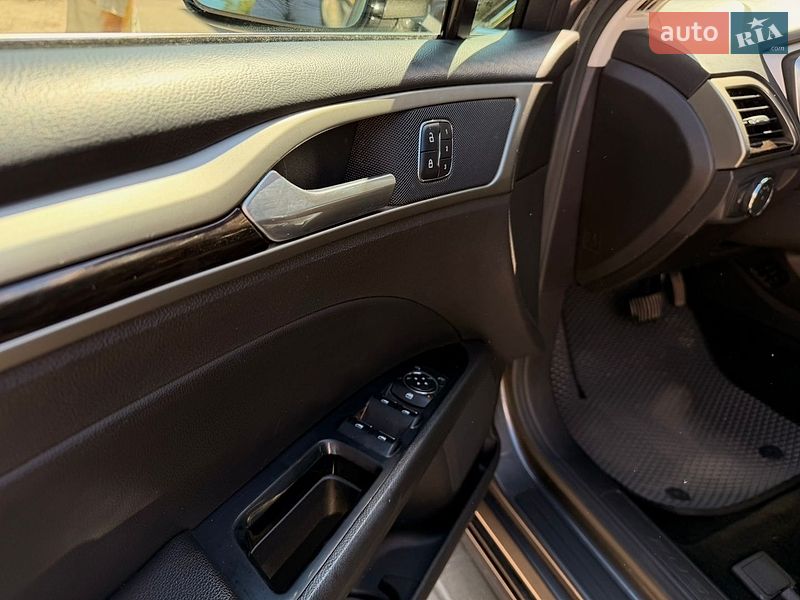 Седан Ford Fusion 2015 в Сквире