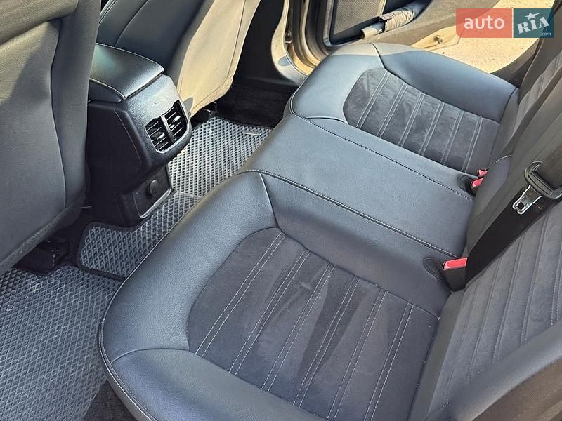 Седан Ford Fusion 2018 в Львове