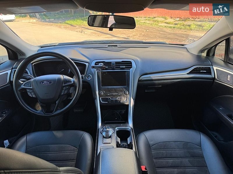 Седан Ford Fusion 2018 в Львове