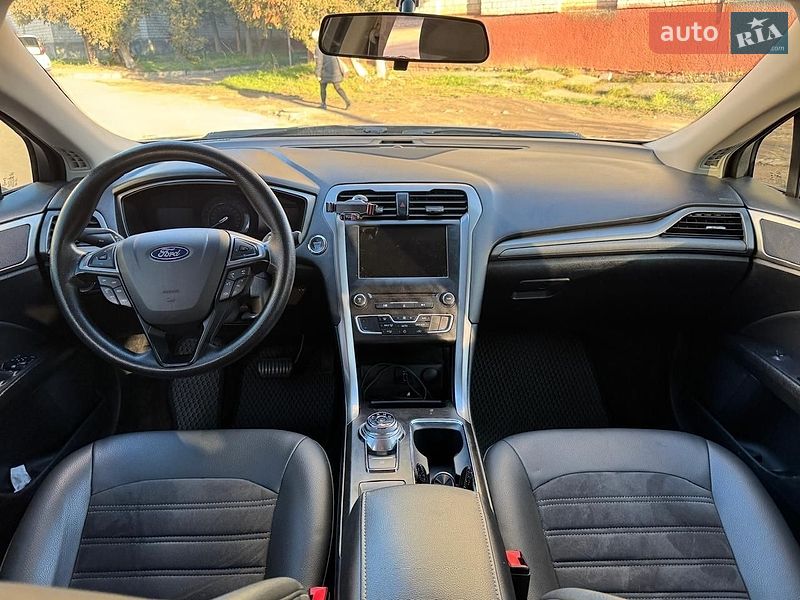 Седан Ford Fusion 2018 в Львове