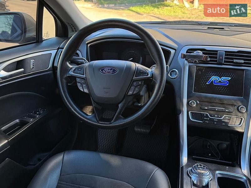 Седан Ford Fusion 2018 в Львове