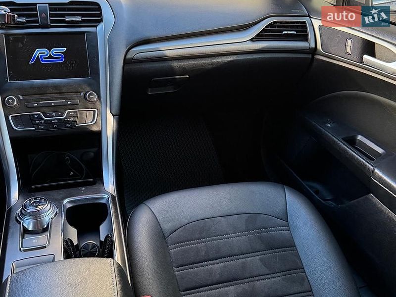 Седан Ford Fusion 2018 в Львове