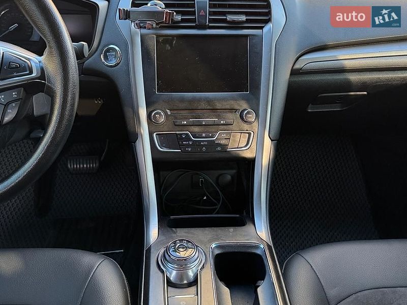 Седан Ford Fusion 2018 в Львове