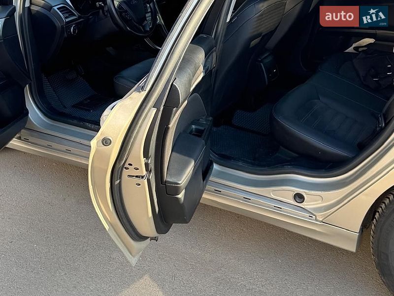 Седан Ford Fusion 2018 в Львове