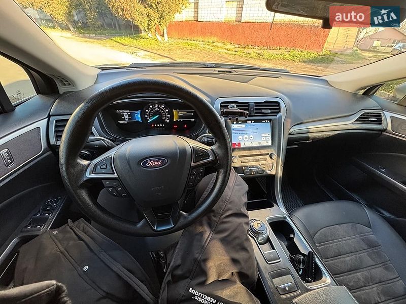 Седан Ford Fusion 2018 в Львове