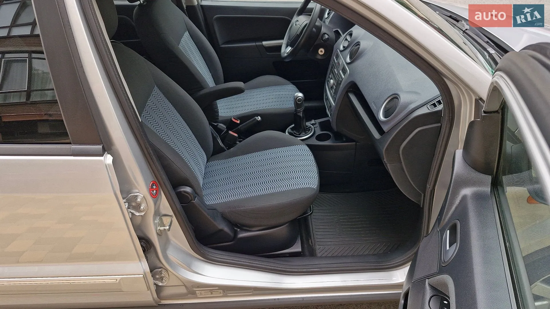 2011 Ford Fusion - мініатюра 28