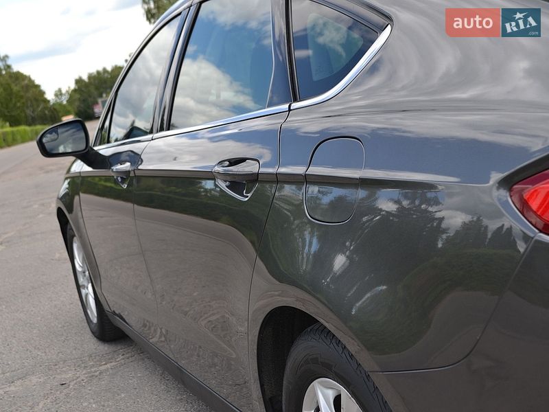 Седан Ford Fusion 2015 в Білій Церкві