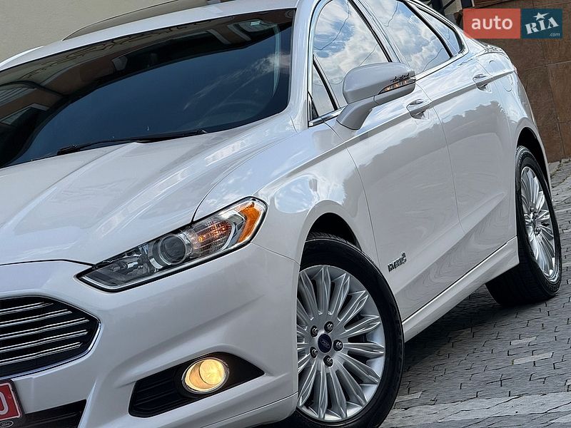 Седан Ford Fusion 2013 в Дрогобыче