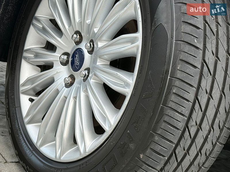 Седан Ford Fusion 2013 в Дрогобыче