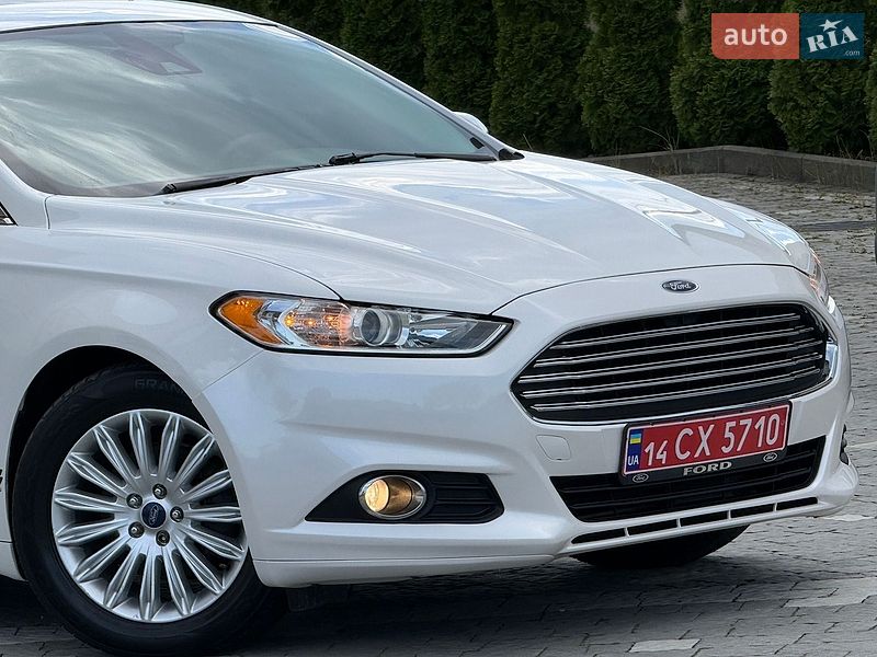 Седан Ford Fusion 2013 в Дрогобыче
