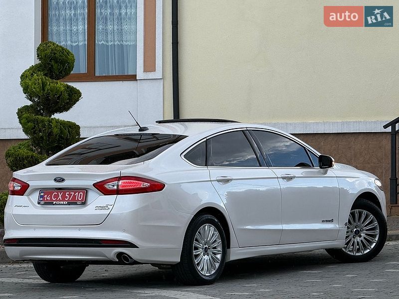 Седан Ford Fusion 2013 в Дрогобыче