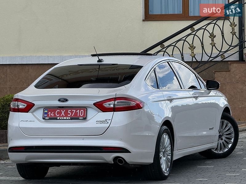 Седан Ford Fusion 2013 в Дрогобыче