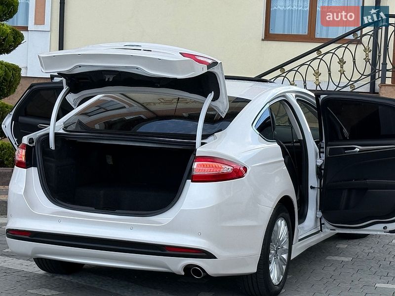 Седан Ford Fusion 2013 в Дрогобыче